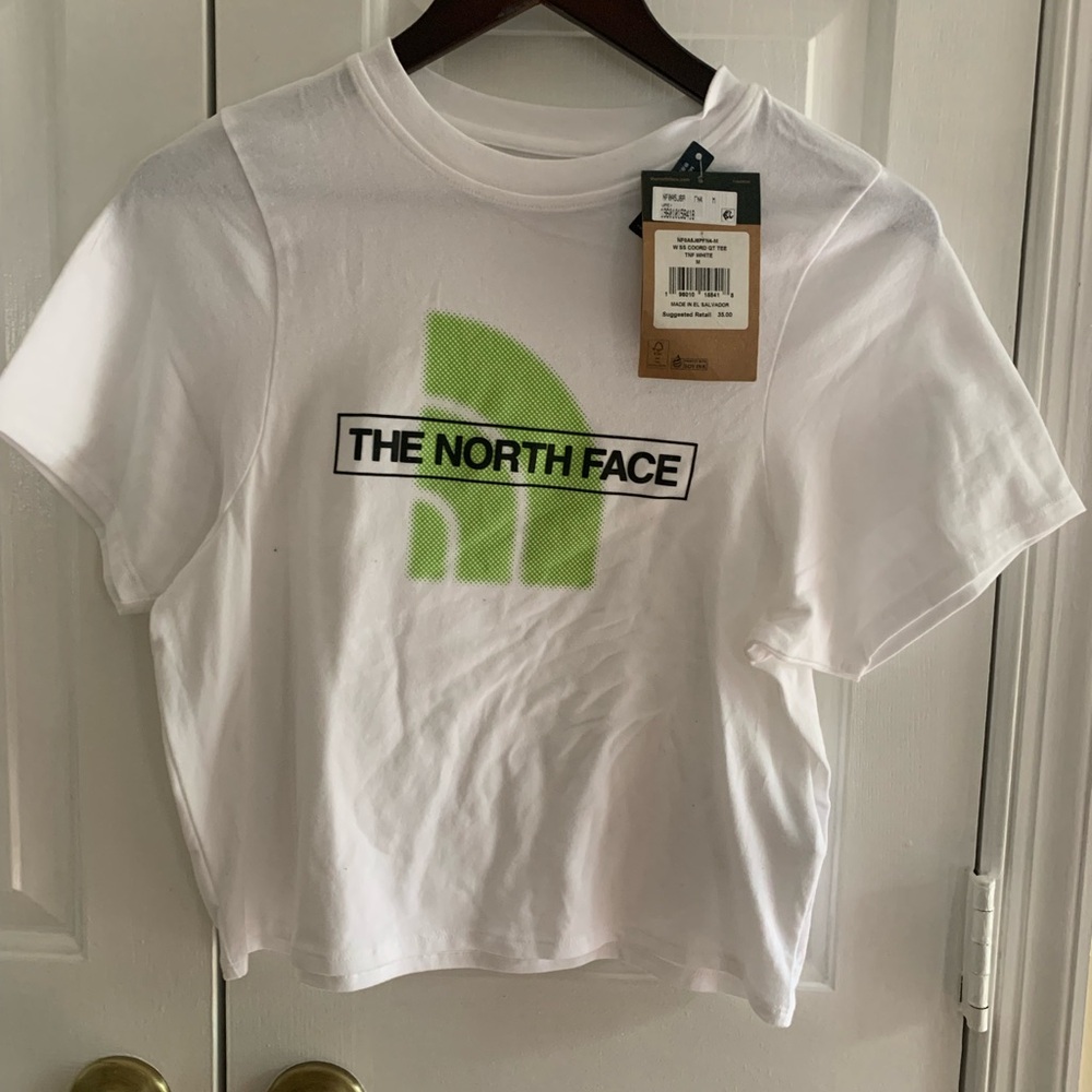 NWT..North Face Crop Tee